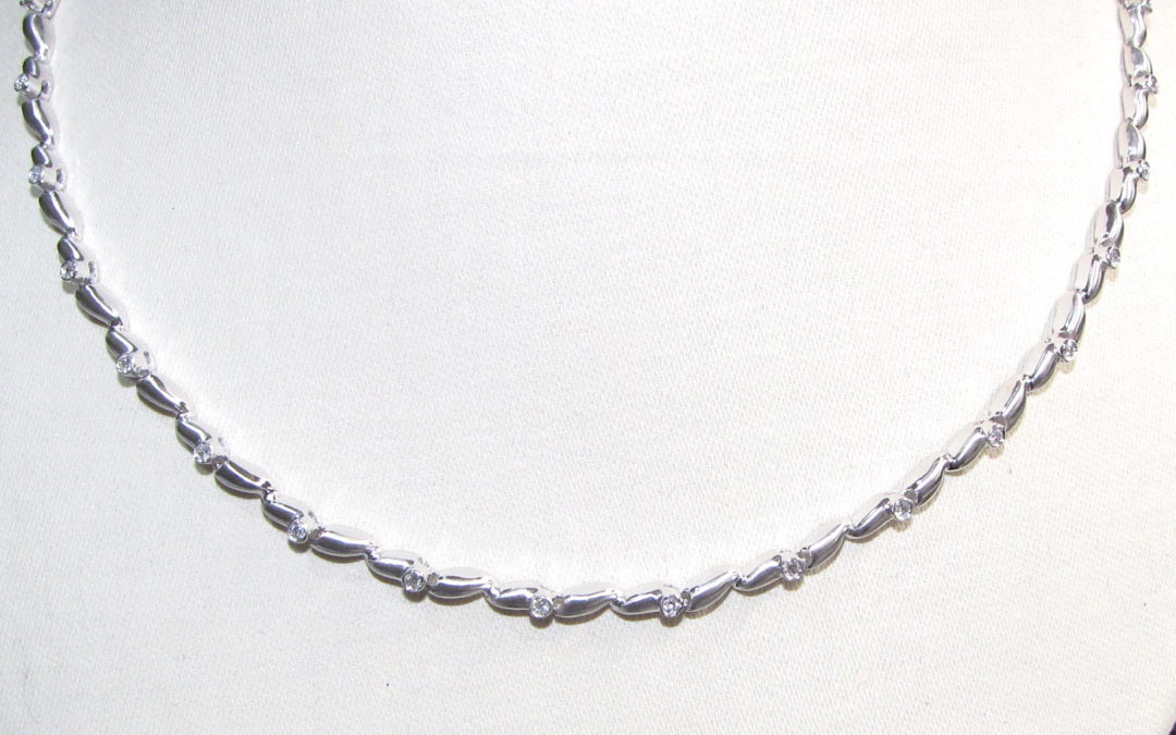 18ct white gold diamond necklace